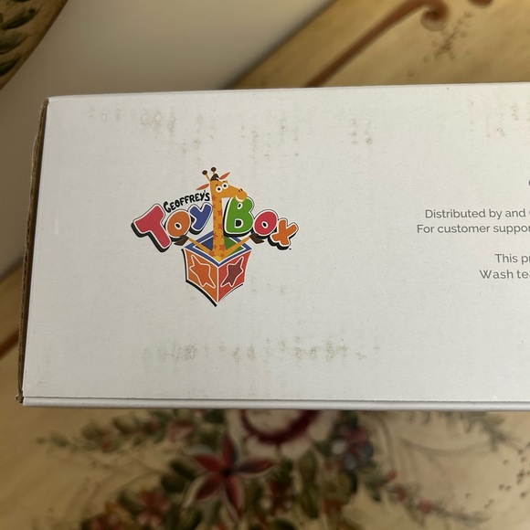 Macy’s Geoffrey’s Toy Box Tea Party Ceramic Tea Set - Picture 5 of 7